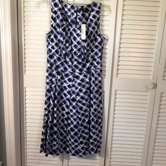 East 5th Dresses & Skirts - East 5th blue/back/white print dress size 10 NWT